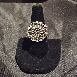Paparazzi Silver Intricate Floral Ring
